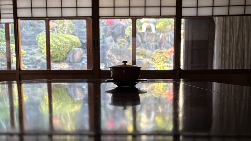 庭で和風な雰囲気を楽しめます。