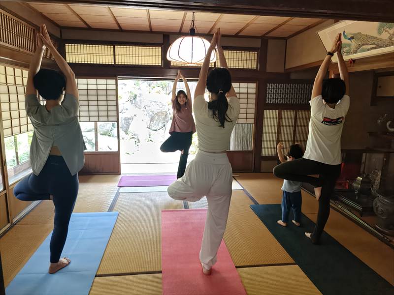 素敵な先生方と枚方のヨガ講師サークルのご紹介