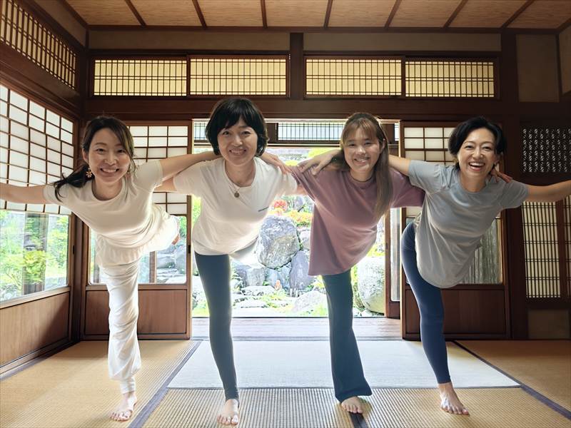 枚方で理想のヨガ教室をここから 講師サークルの皆さんと体感した「畳×古民家ヨガ」の心地よさ