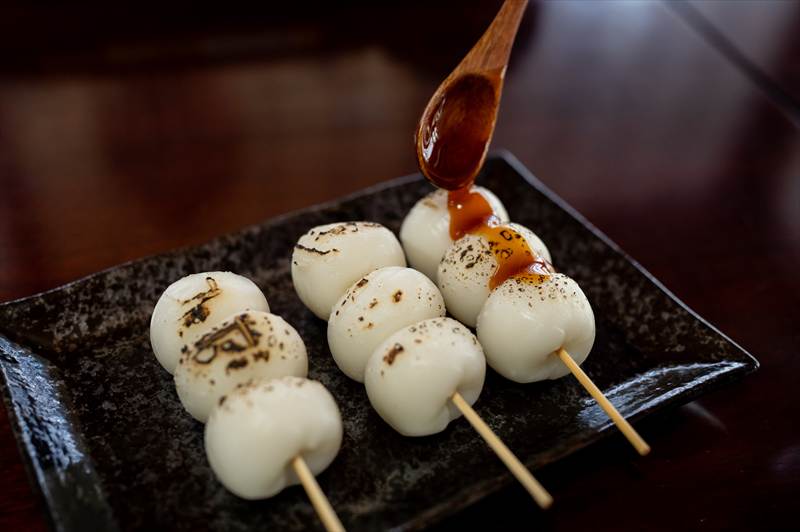 【大阪・枚方】老舗の味を焼きたてで！みたらし団子作り体験｜大阪・京都から近くて便利