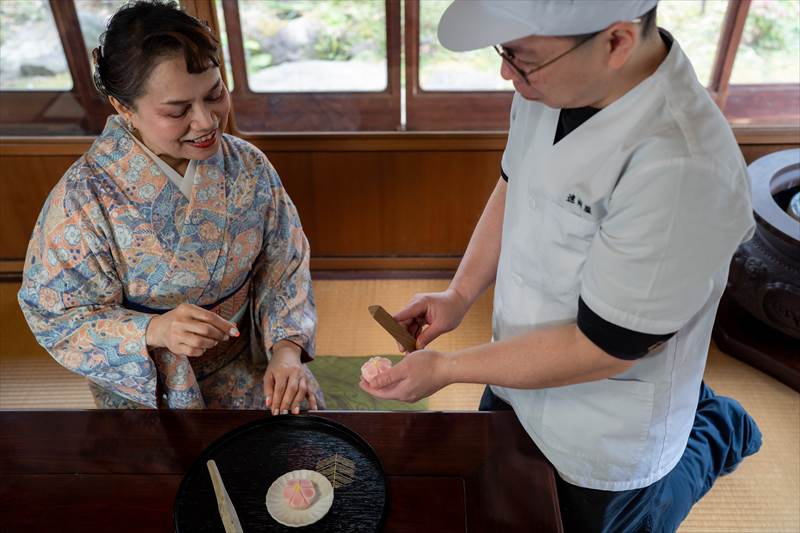 100年の歴史が宿る空間で、手作りの練り切りを撮影＆実食